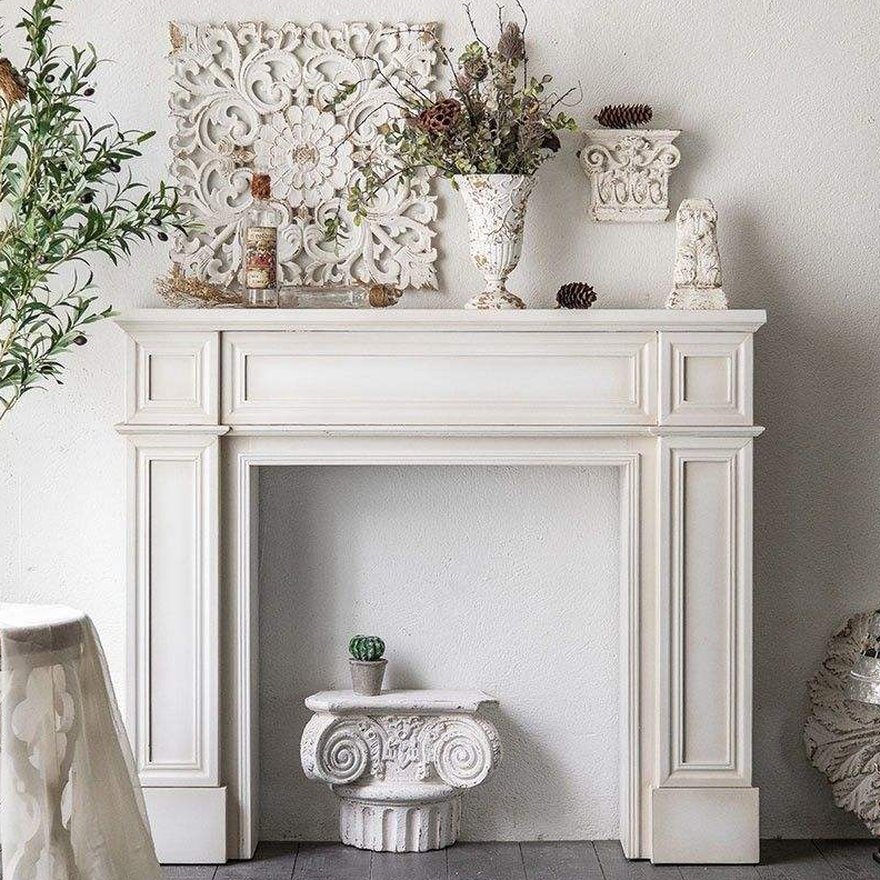 Delicate Villa Console Table